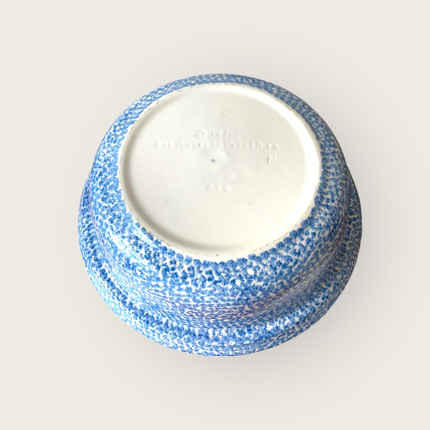 L.A. serving bowl