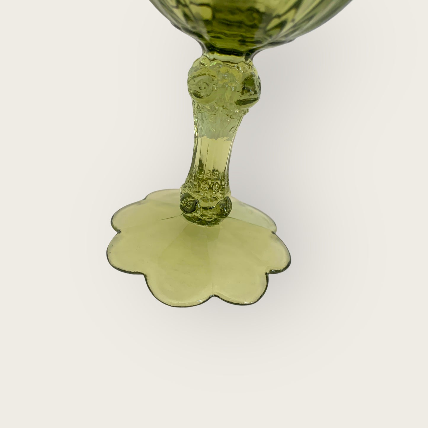 the scallop wine glass set